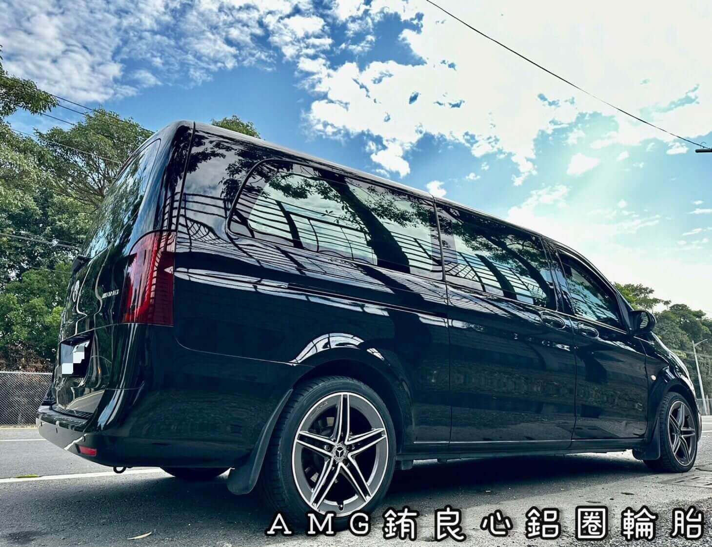 Benz V250D車主升級更換CLA45 AMG 19大框胎一套的第8張圖片