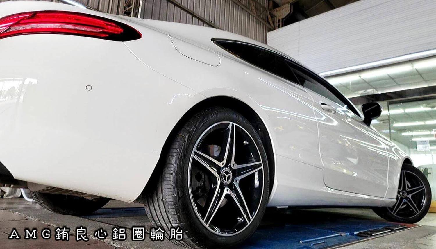 賓士C180車主升級更換18德國正AMG前後配夜色大框一套的第8張圖片