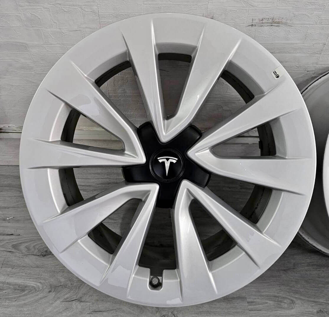✨特斯拉Model3原廠19吋福利框的第2張圖片