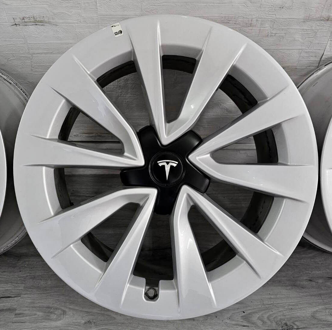 ✨特斯拉Model3原廠19吋福利框的第4張圖片