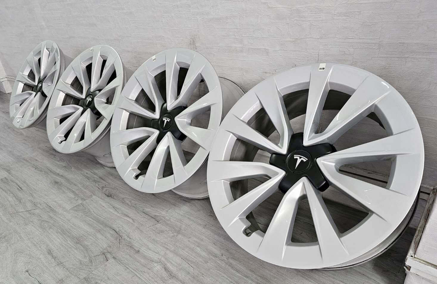 ✨特斯拉Model3原廠19吋福利框的第6張圖片