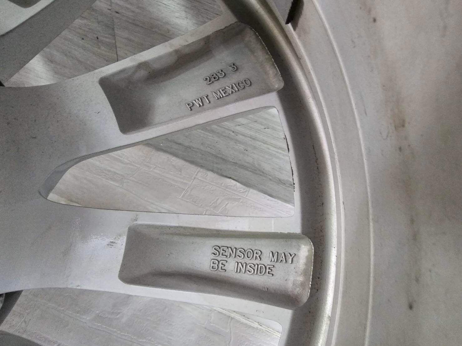 ✨特斯拉Model3原廠19吋福利框的第9張圖片