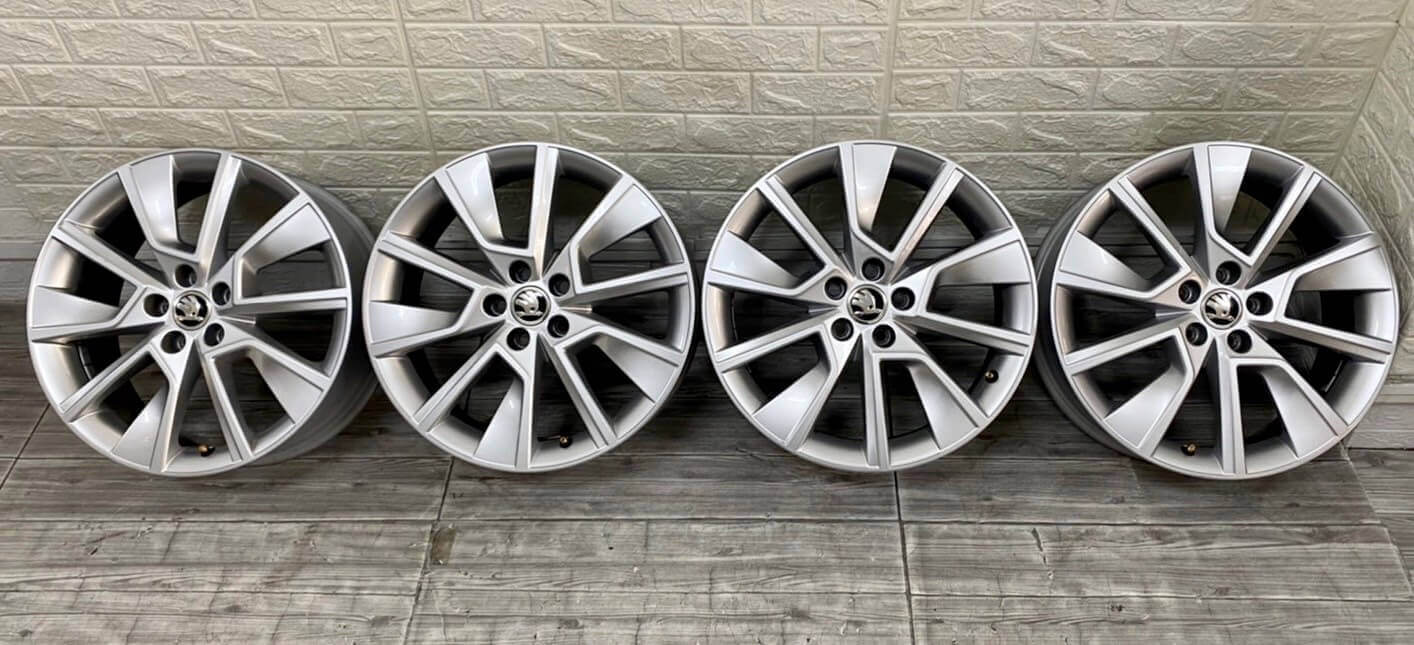 ✨Skoda SCALA 最新款原廠17福利框的第6張圖片