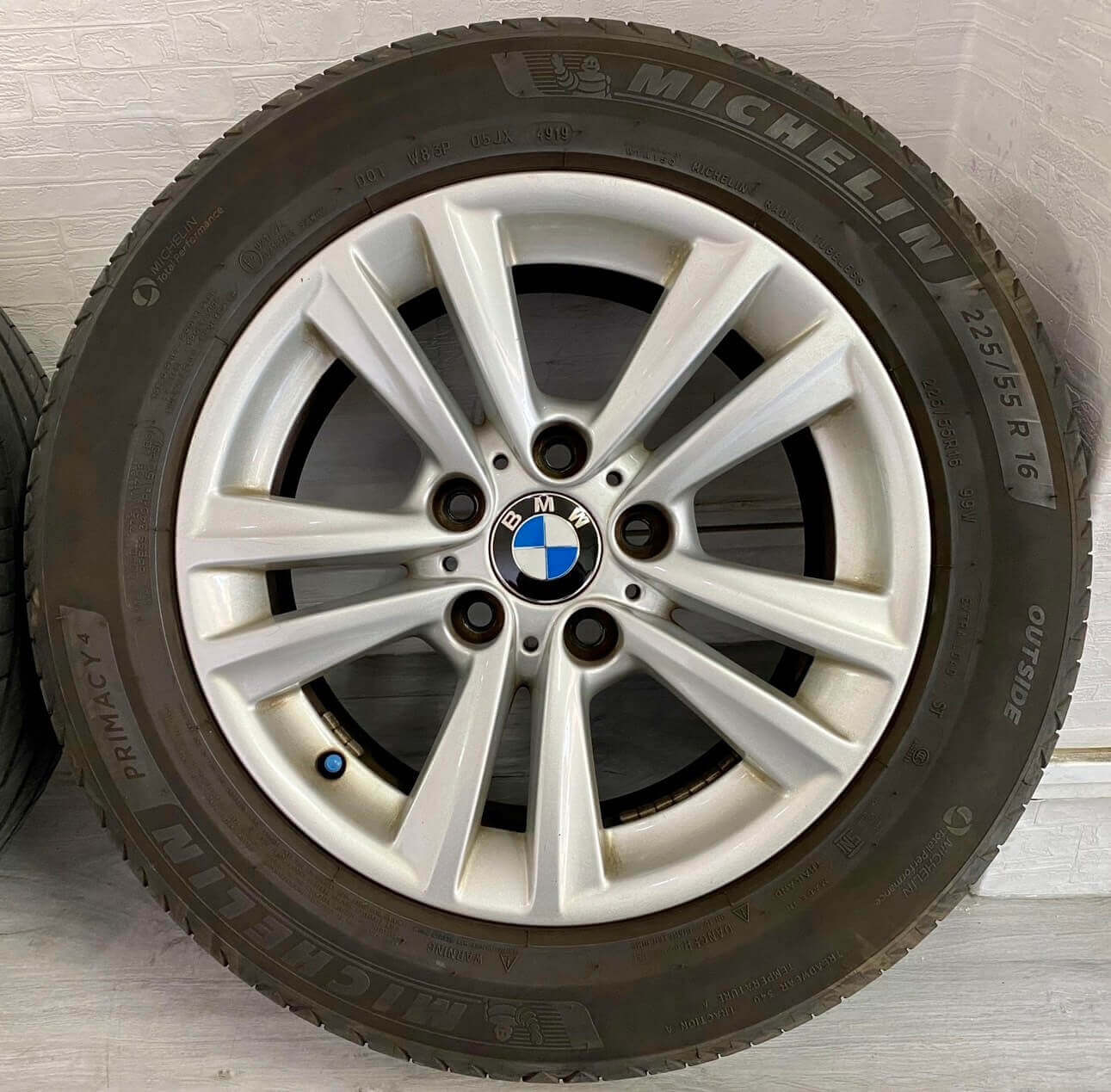 ✨BMW F30 原廠16吋福利框胎的第2張圖片