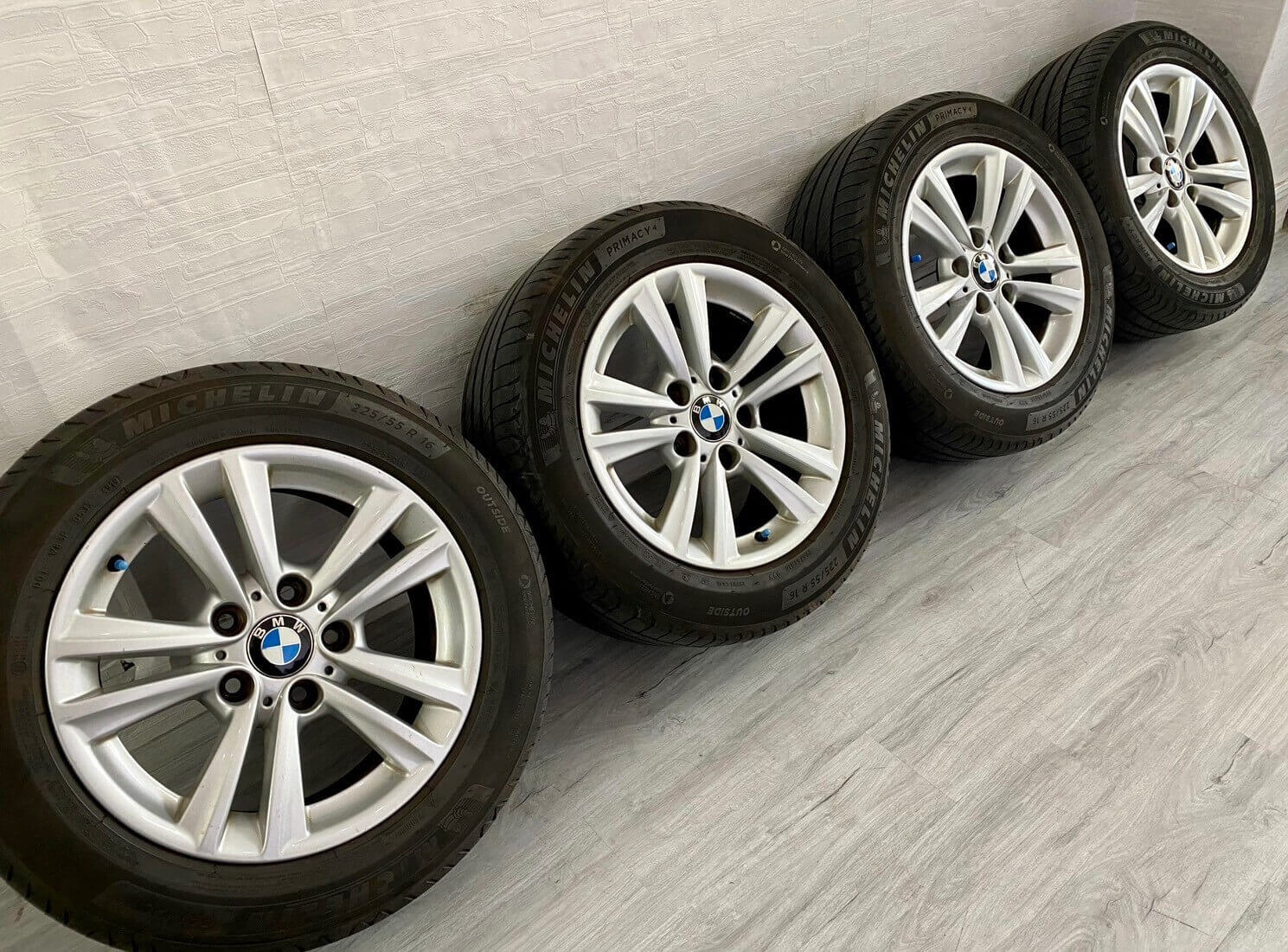 ✨BMW F30 原廠16吋福利框胎的第6張圖片