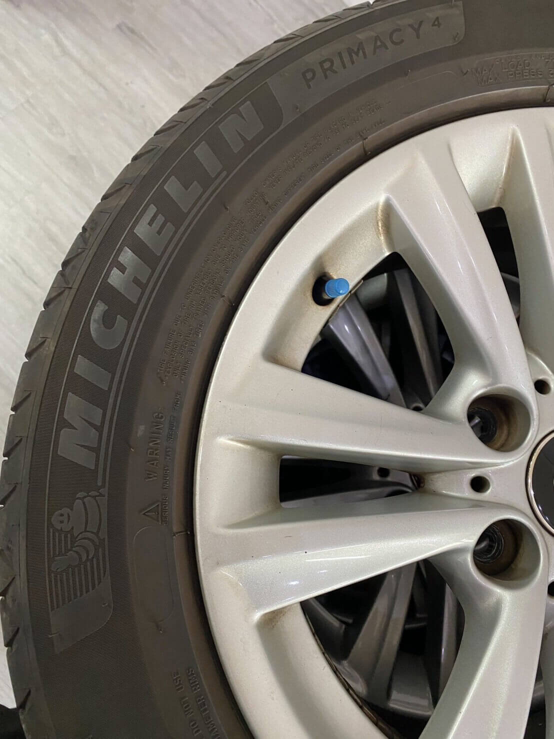 ✨BMW F30 原廠16吋福利框胎的第8張圖片