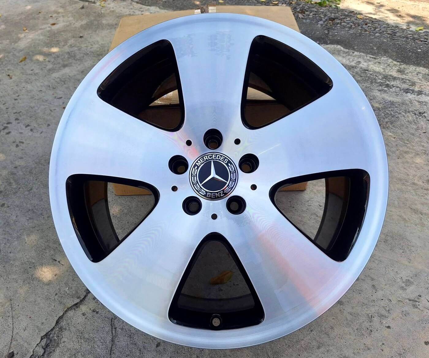 BENZ W221 S350原廠18框的第5張圖片