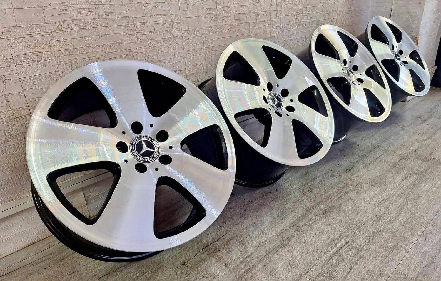 BENZ W221 S350原廠18框的第7張圖片