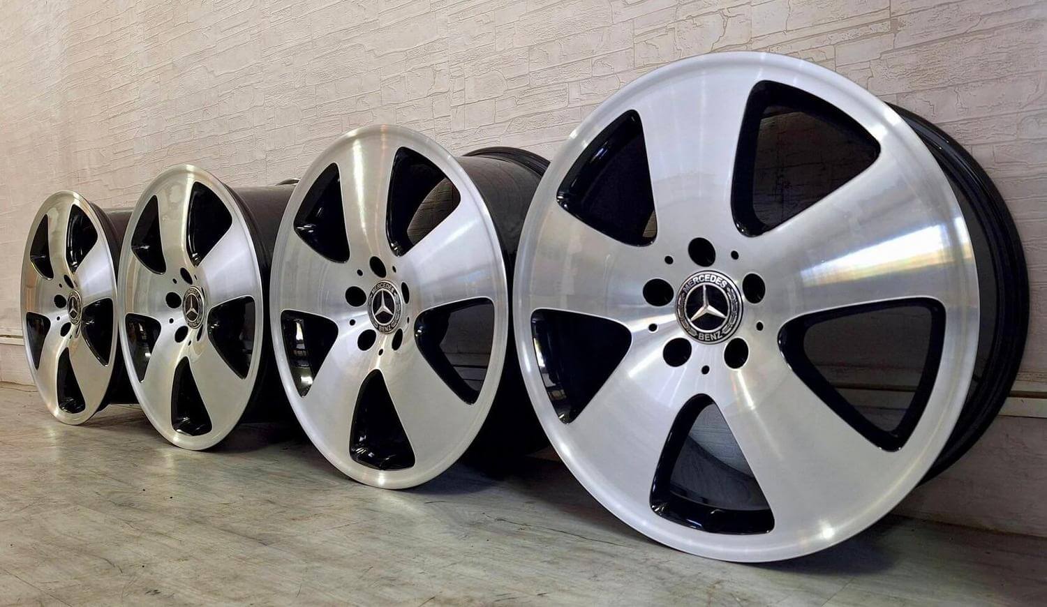 BENZ W221 S350原廠18框的第9張圖片