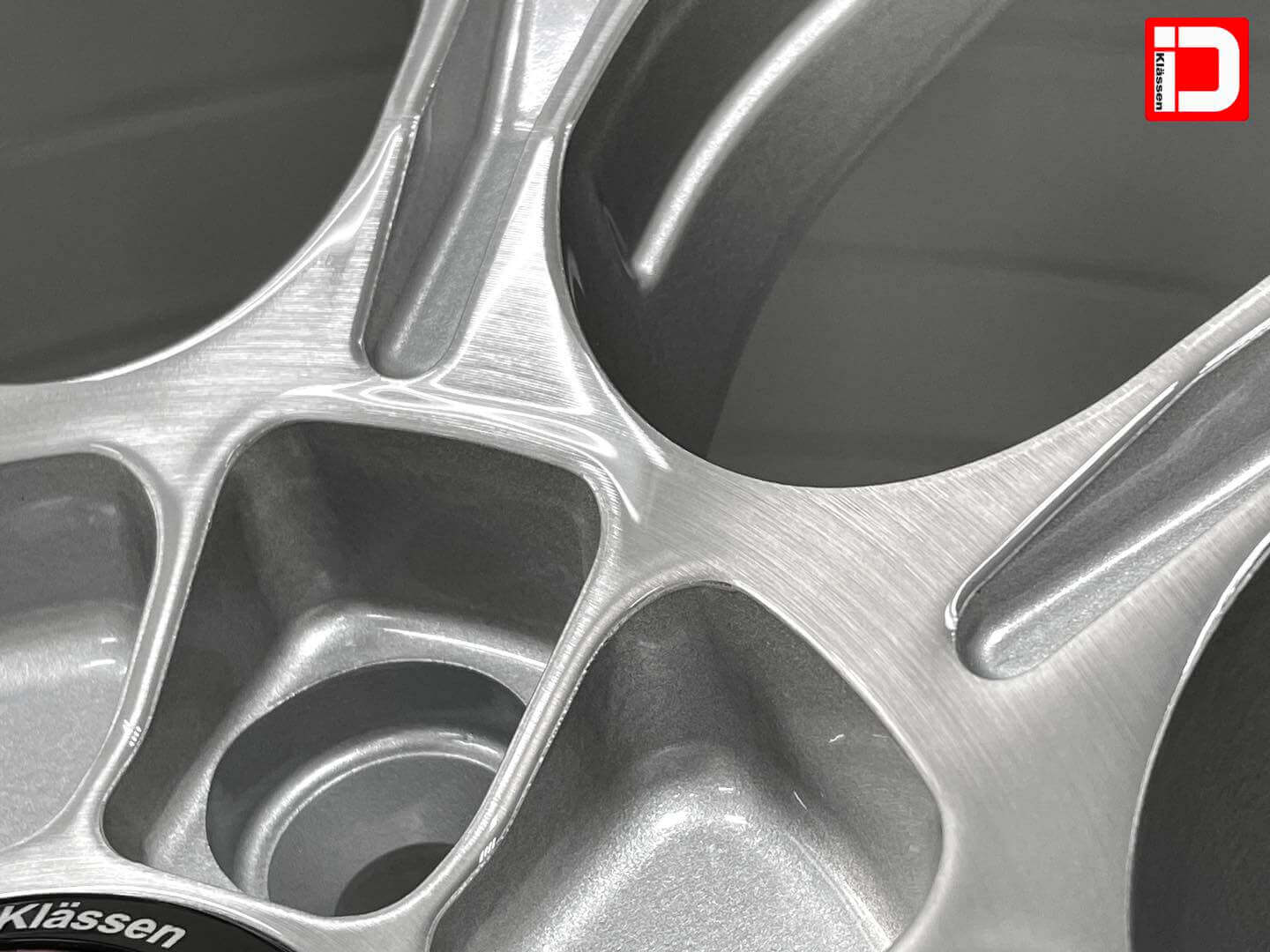 全球汽車改裝年度盛事KlasseniD F57R旋鍛全新上市的第7張圖片