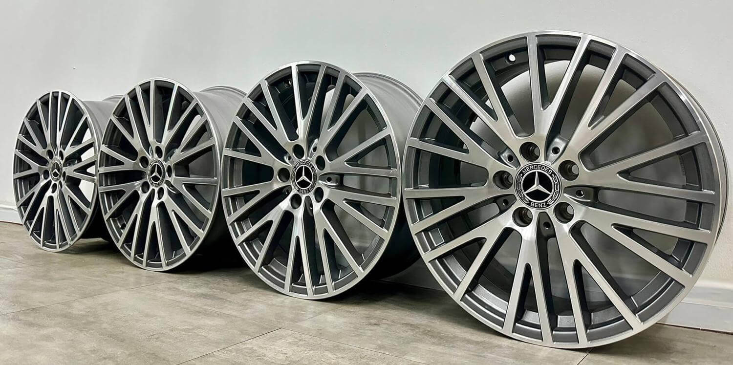 BENZ W177 A180 原廠18福利框的第6張圖片