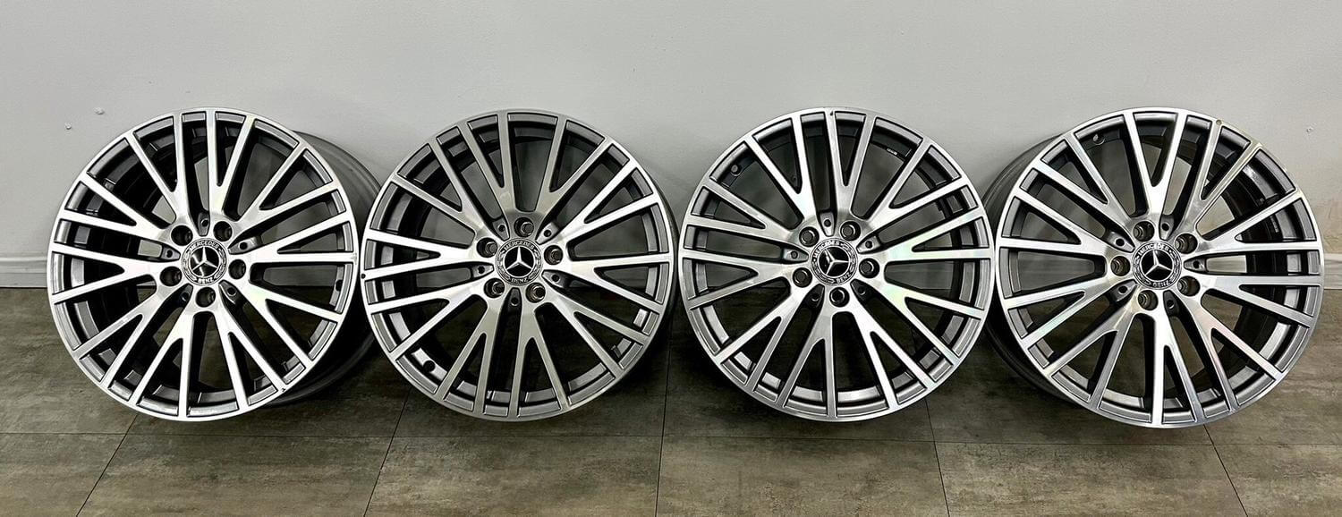 BENZ W177 A180 原廠18福利框的第7張圖片