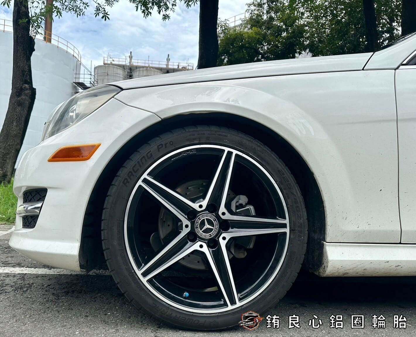 Benz W204車主升級更換W205原廠Amg夜色派大星18大框一套的第2張圖片