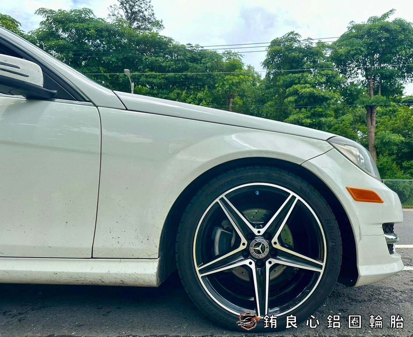 Benz W204車主升級更換W205原廠Amg夜色派大星18大框一套的第3張圖片