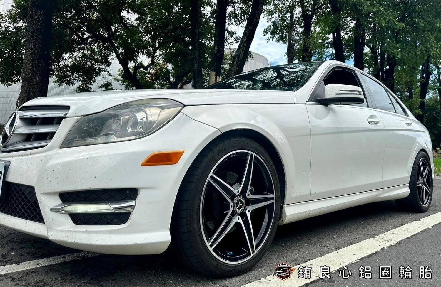 Benz W204車主升級更換W205原廠Amg夜色派大星18大框一套的第4張圖片