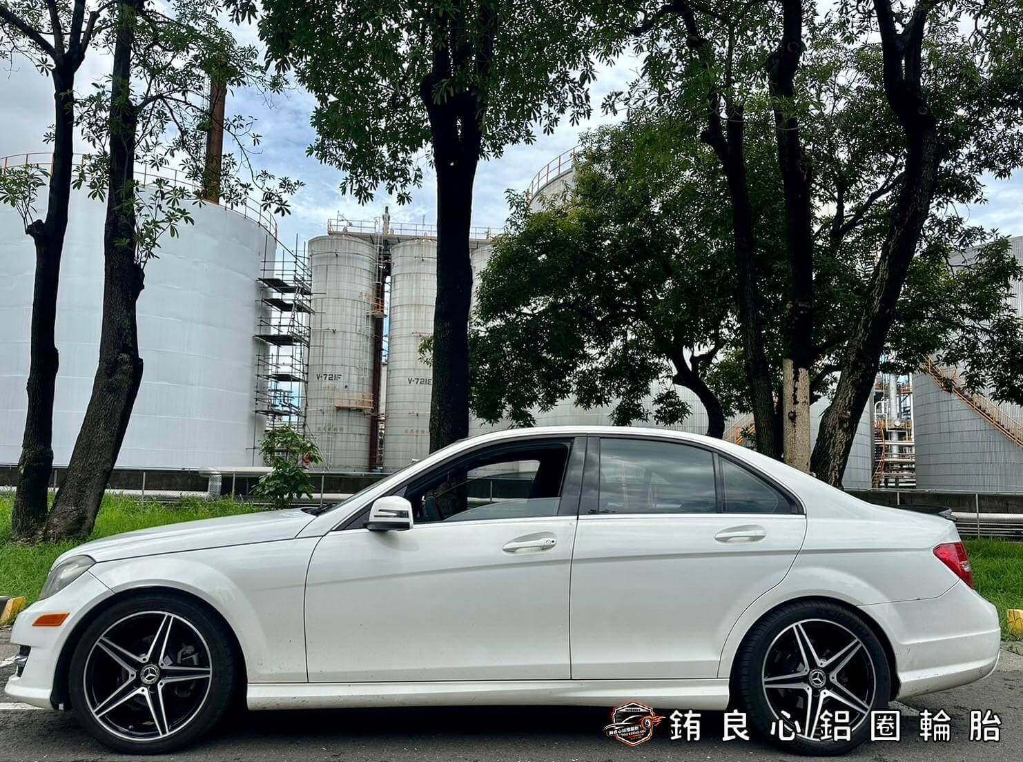 Benz W204車主升級更換W205原廠Amg夜色派大星18大框一套的第6張圖片