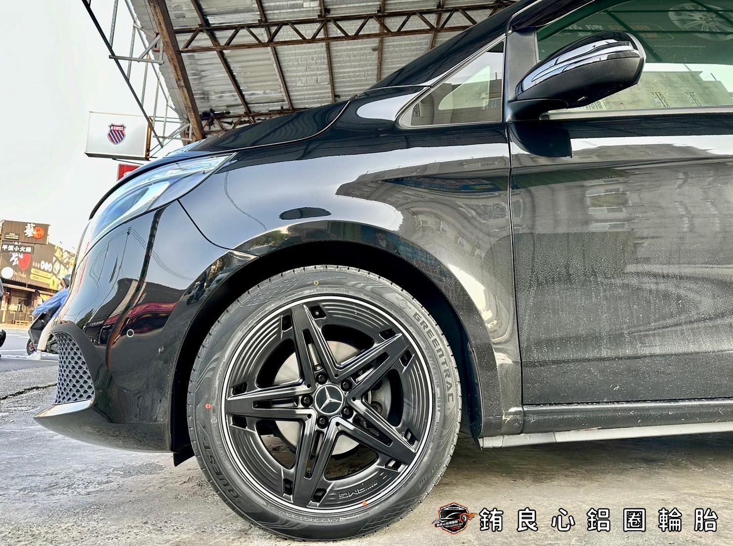 恭喜M-Benz V-Class V220d車主升級更換W118最新款GLB35原廠AMG消光黑大框一套的第2張圖片