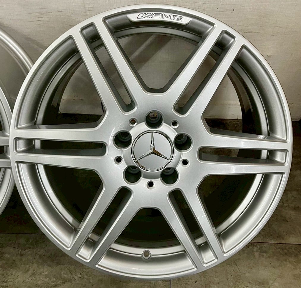 Benz W212 E class原廠18前後配AMG 福利框的第3張圖片