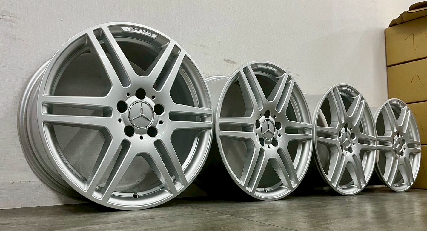 Benz W212 E class原廠18前後配AMG 福利框的第8張圖片