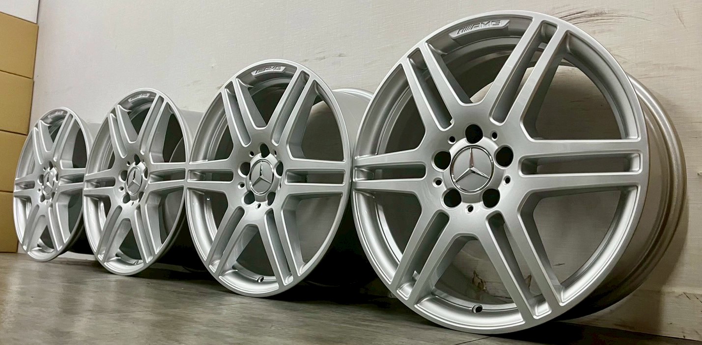 Benz W212 E class原廠18前後配AMG 福利框的第9張圖片