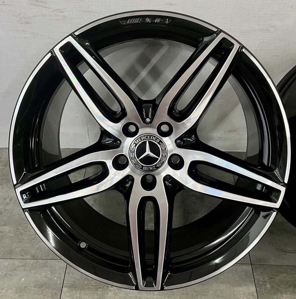 Benz W213 原廠AMG 19前後配鋁圈福利框的第3張圖片