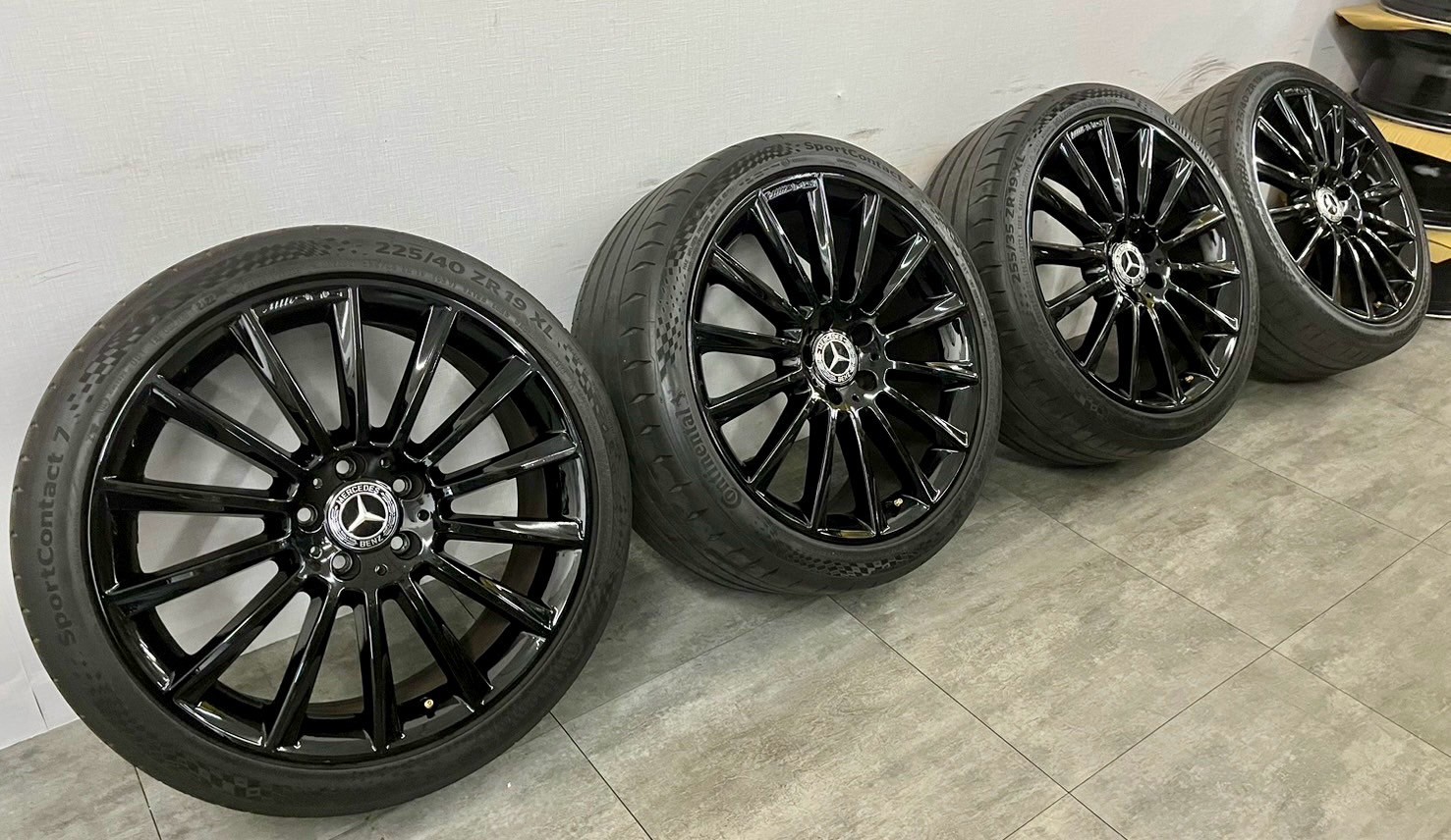  Benz W205 原廠AMG 19前後配福利框胎的第7張圖片