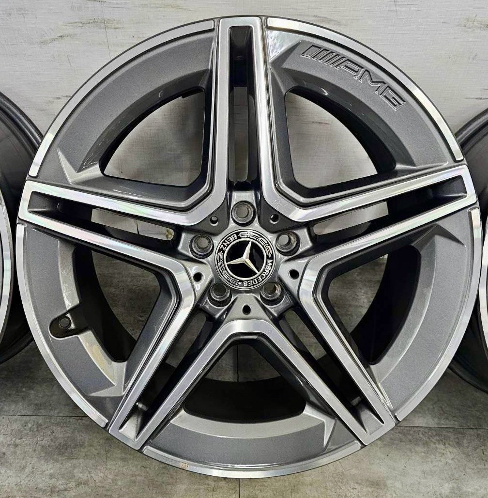 Benz W167 GLE AMG 原廠20前後配福利框的第2張圖片