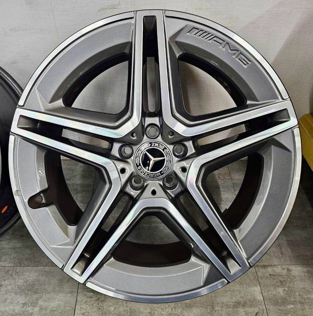 Benz W167 GLE AMG 原廠20前後配福利框的第4張圖片