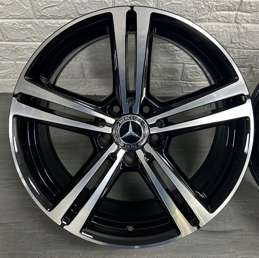 Benz  X253 原廠18福利框的第4張圖片