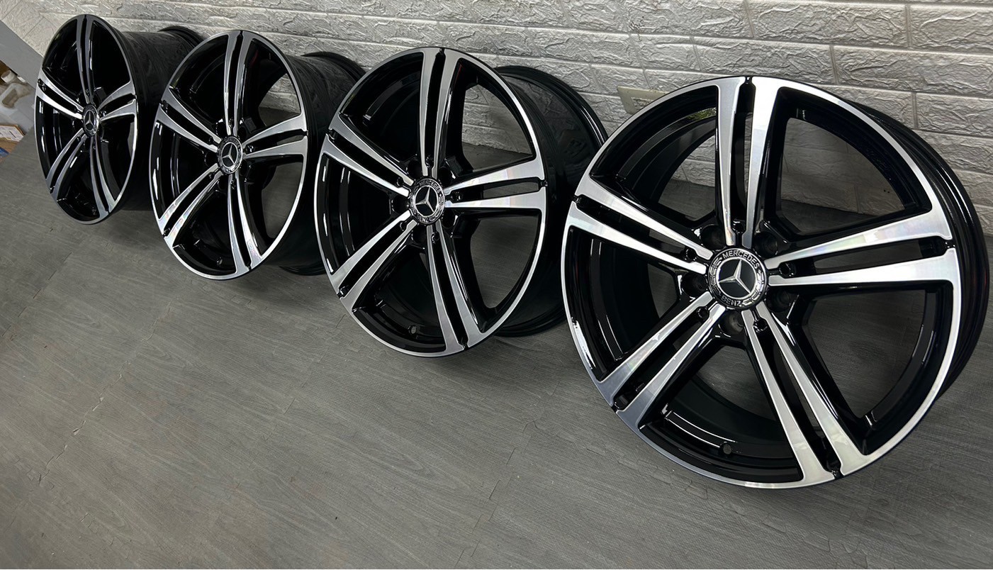 Benz  X253 原廠18福利框的第6張圖片