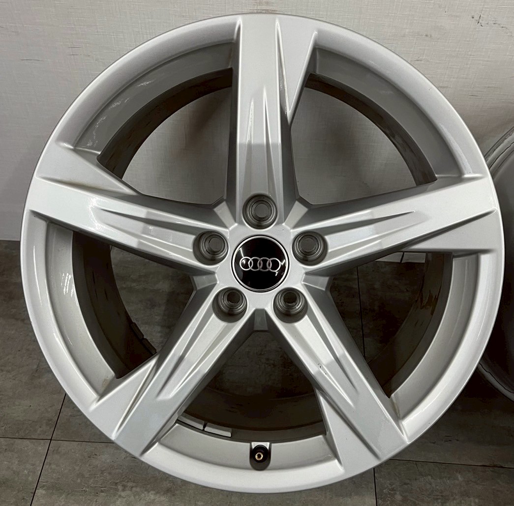 ✨AUDI Q5原廠18福利框的第3張圖片