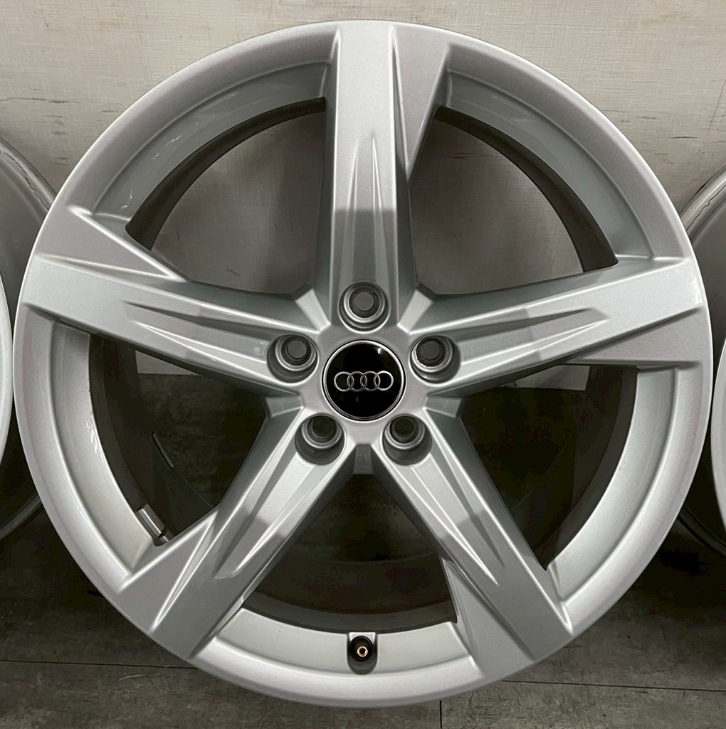 ✨AUDI Q5原廠18福利框的第4張圖片