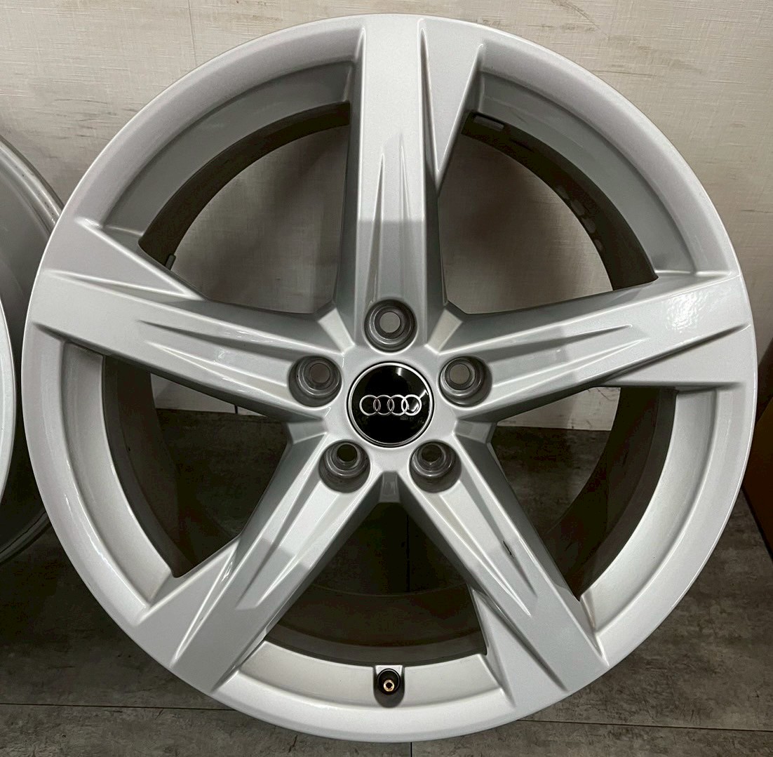 ✨AUDI Q5原廠18福利框的第6張圖片