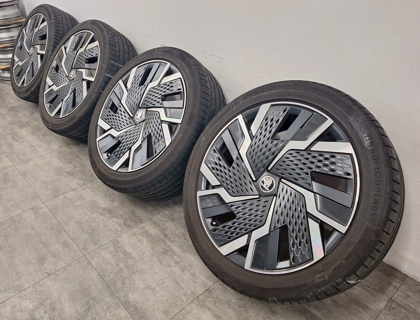 銪良心鋁圈輪胎的產品專區圖片