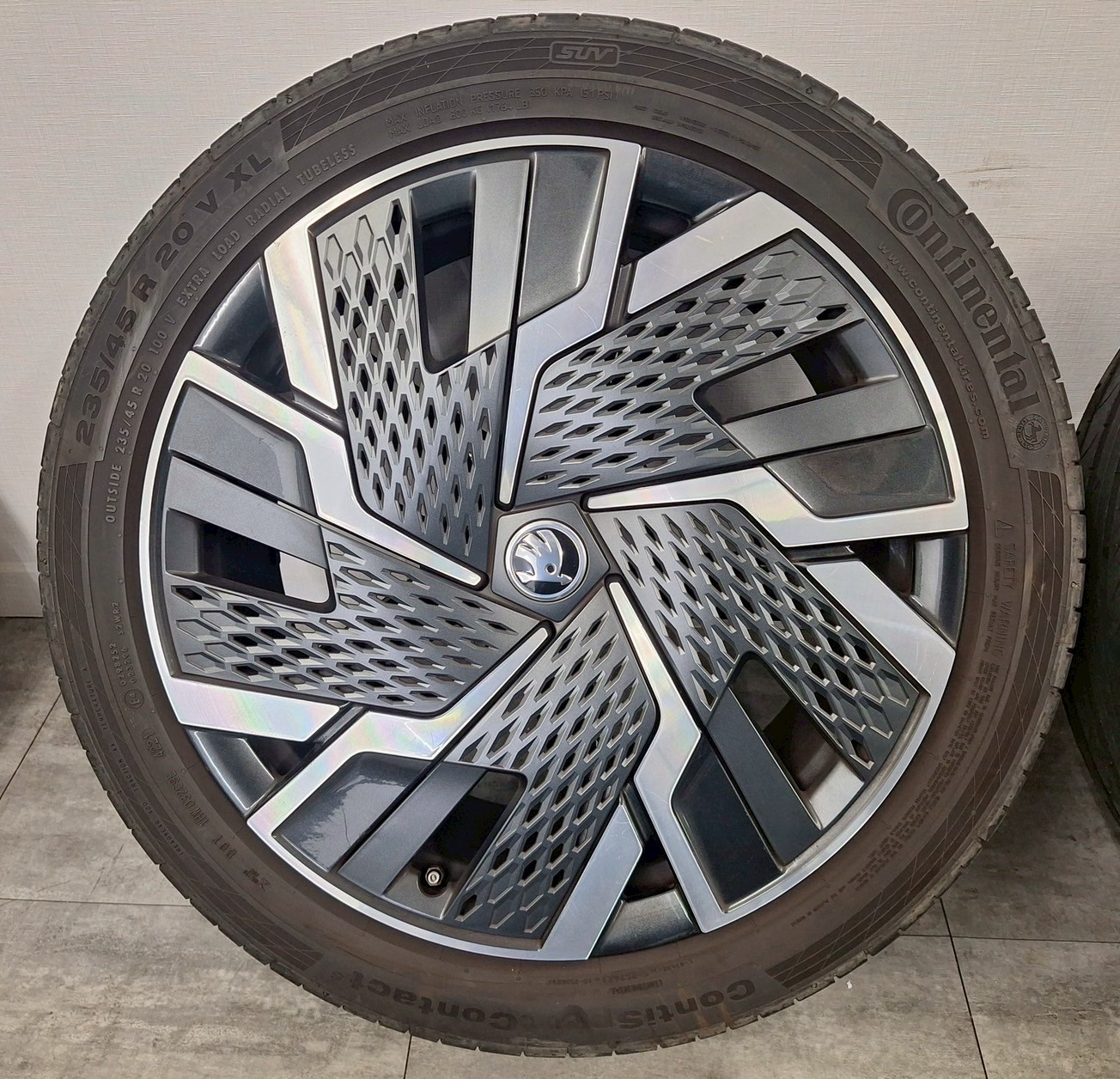  ✨Skoda kamiq 原廠20福利框胎的第5張圖片