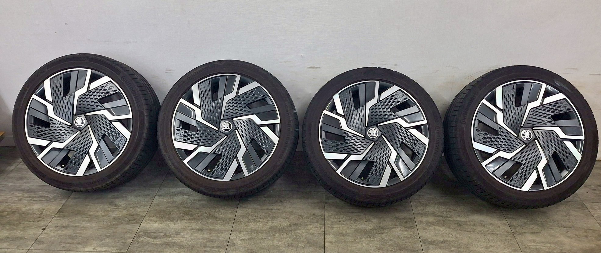  ✨Skoda kamiq 原廠20福利框胎的第7張圖片