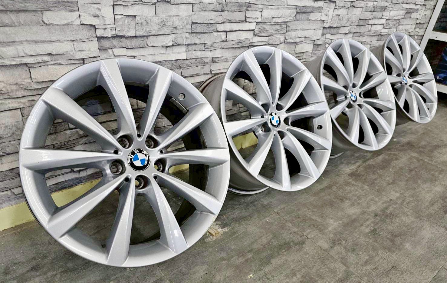 ✨BMW G11原廠18福利框的第7張圖片