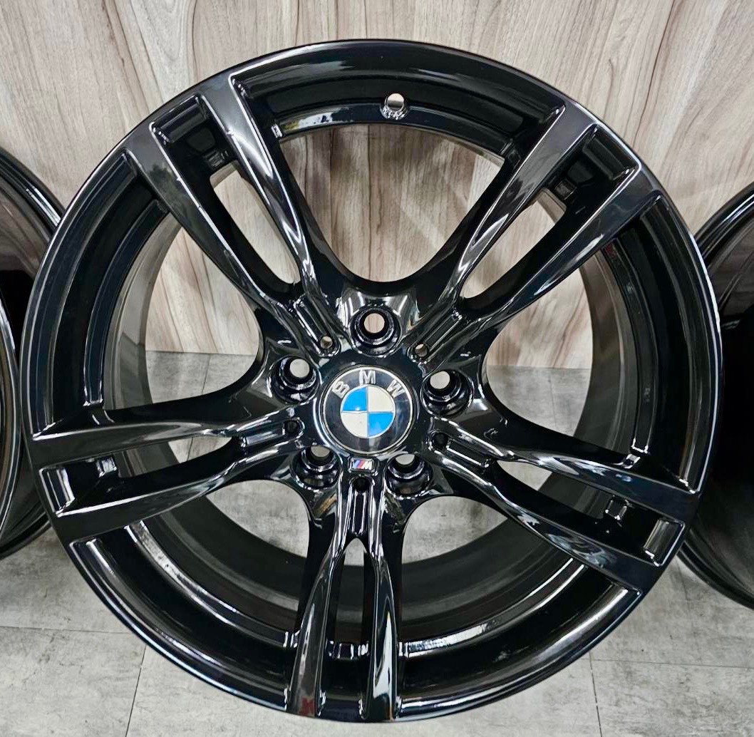 ✨BMW F30 亮黑原廠M版18前後配福利框的第4張圖片