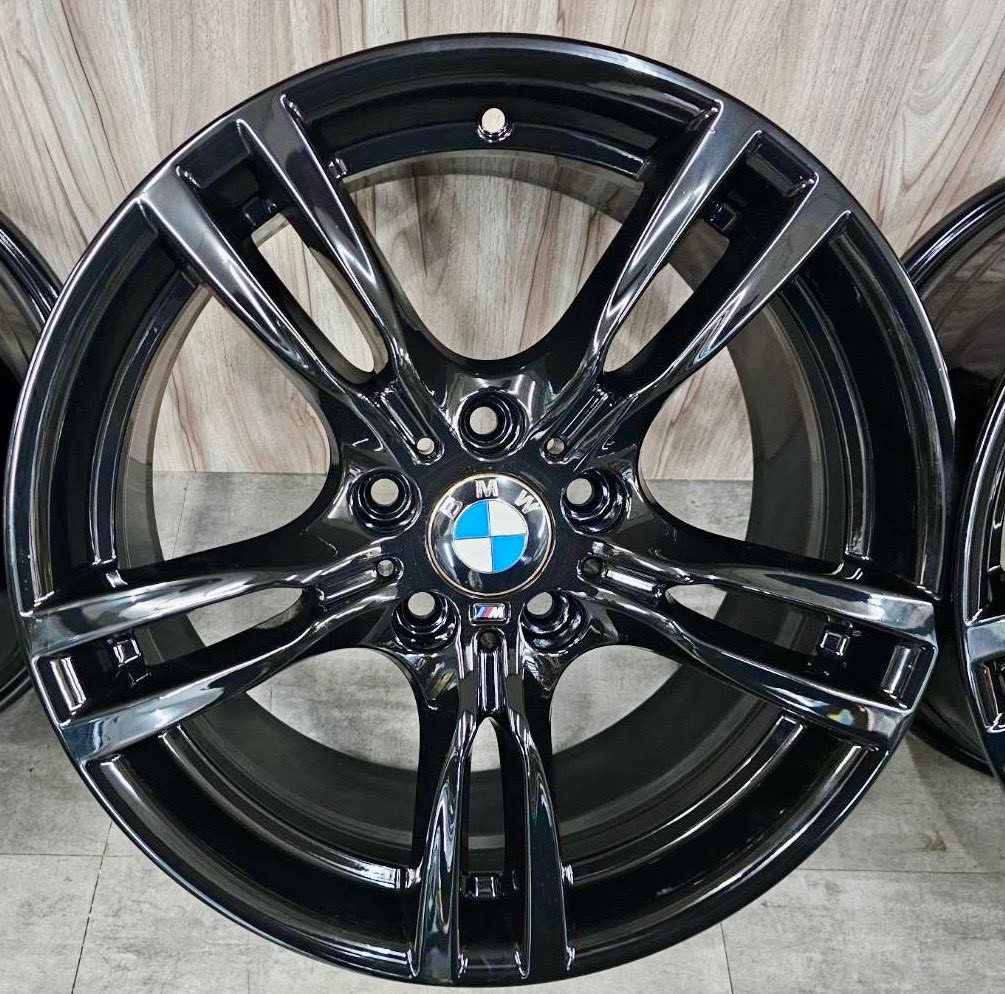 ✨BMW F30 亮黑原廠M版18前後配福利框的第5張圖片