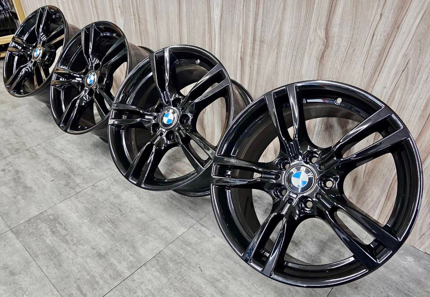 ✨BMW F30 亮黑原廠M版18前後配福利框的第7張圖片