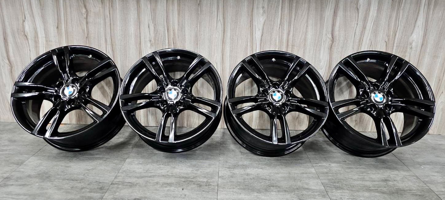 ✨BMW F30 亮黑原廠M版18前後配福利框的第8張圖片