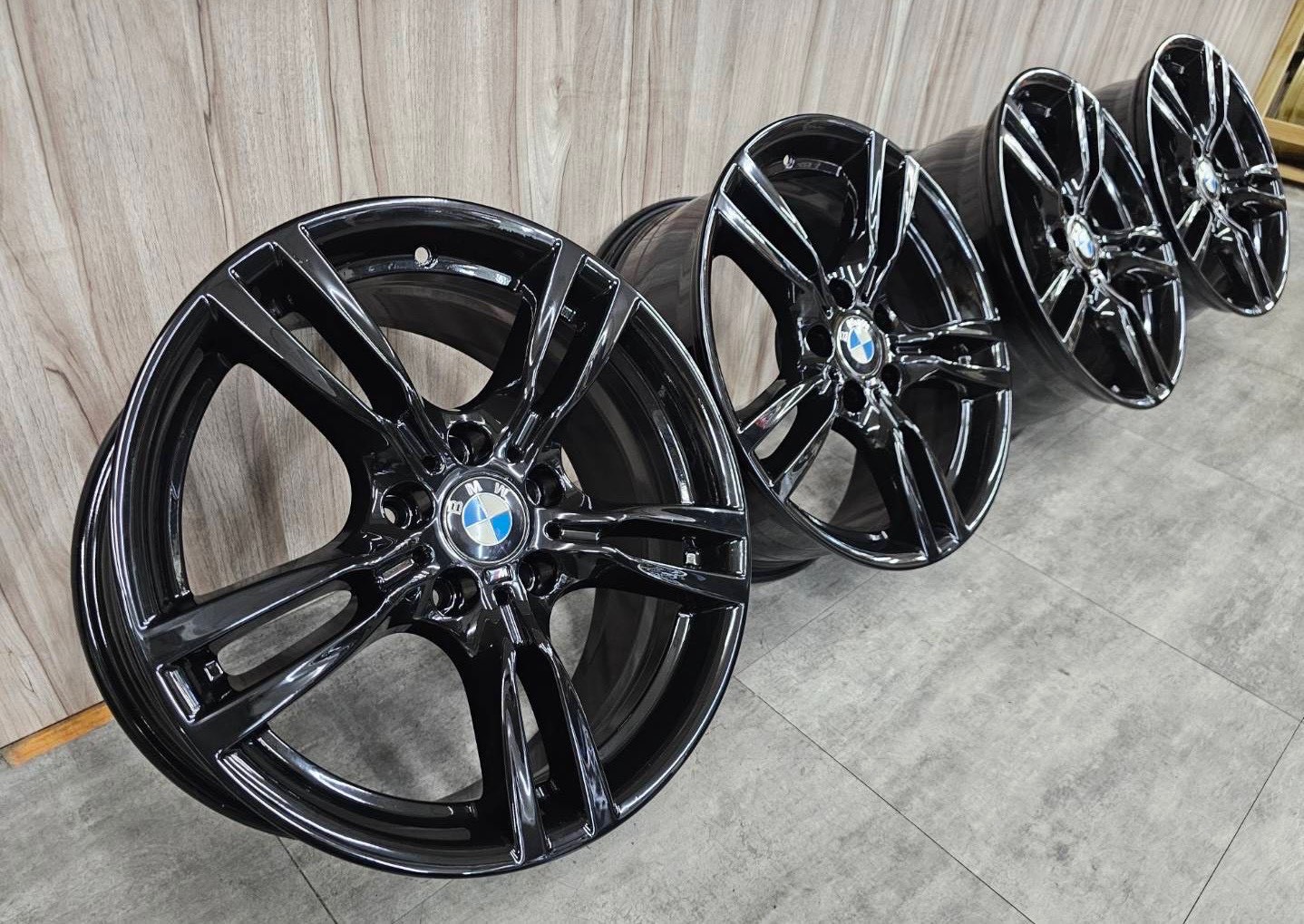 ✨BMW F30 亮黑原廠M版18前後配福利框的第9張圖片