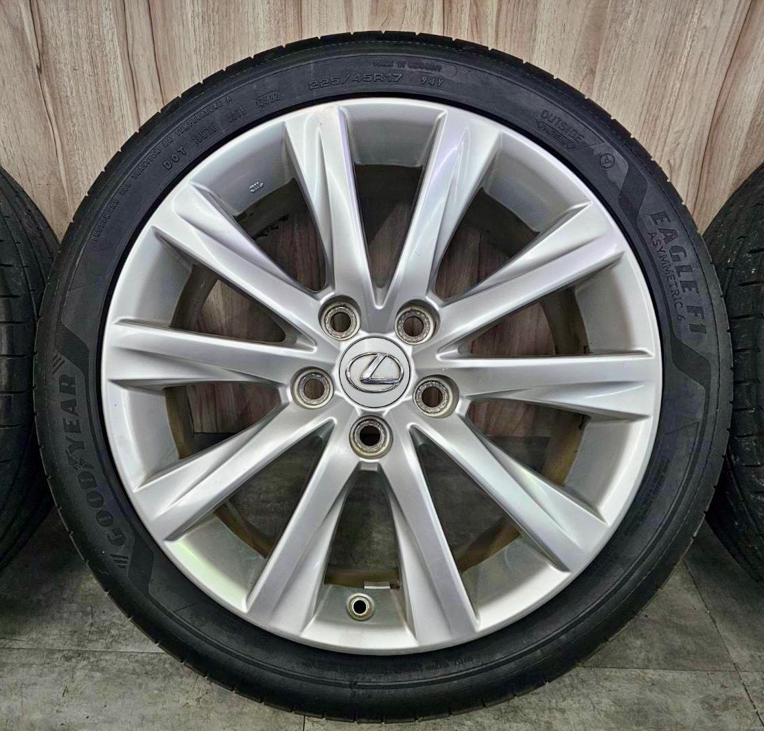 ✨Lexus is300 原廠17福利框胎的第5張圖片