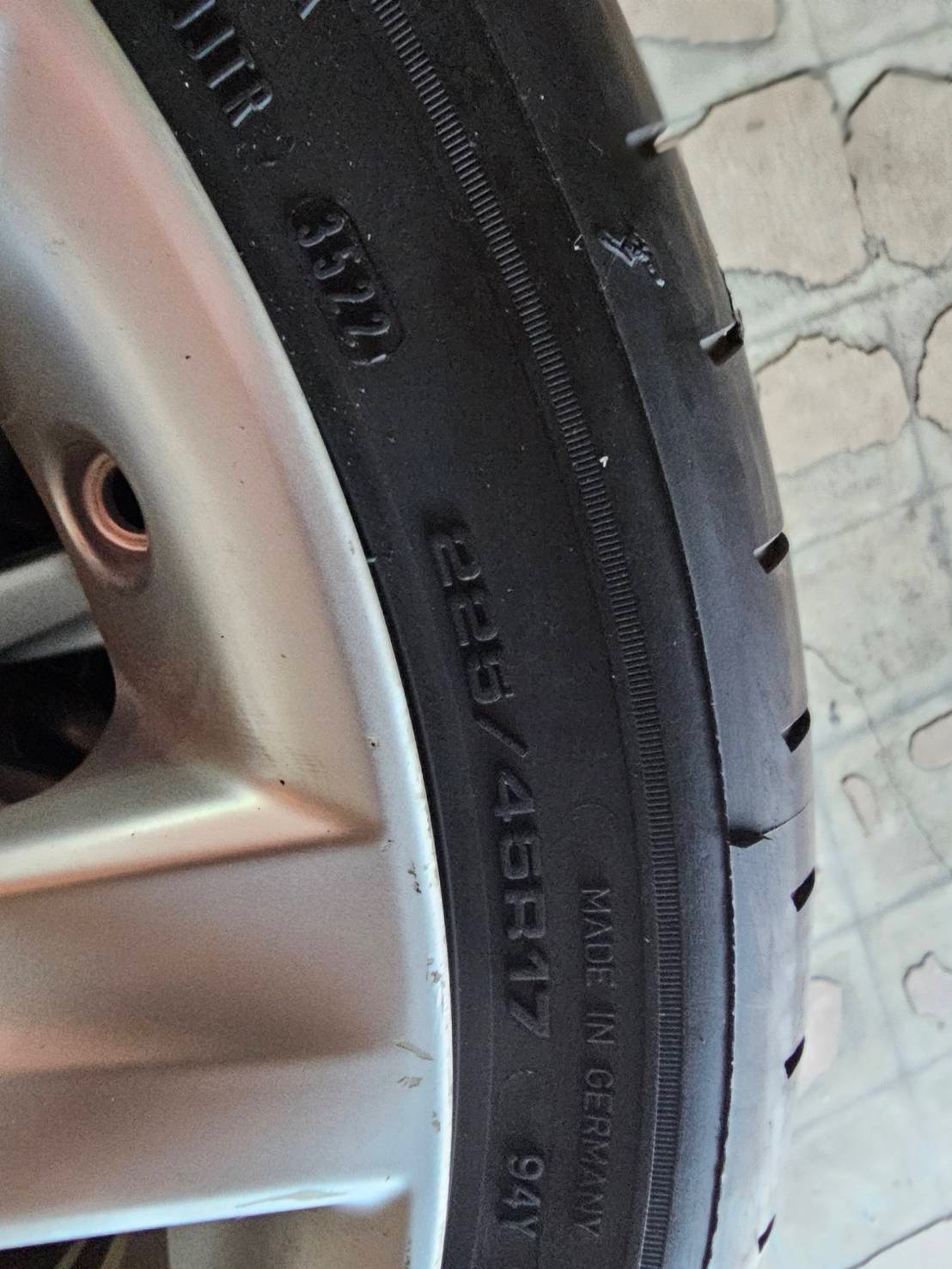 ✨Lexus is300 原廠17福利框胎的第10張圖片