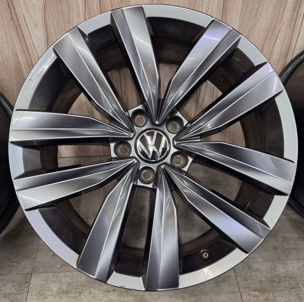 ✨福斯原廠18福利框的第4張圖片