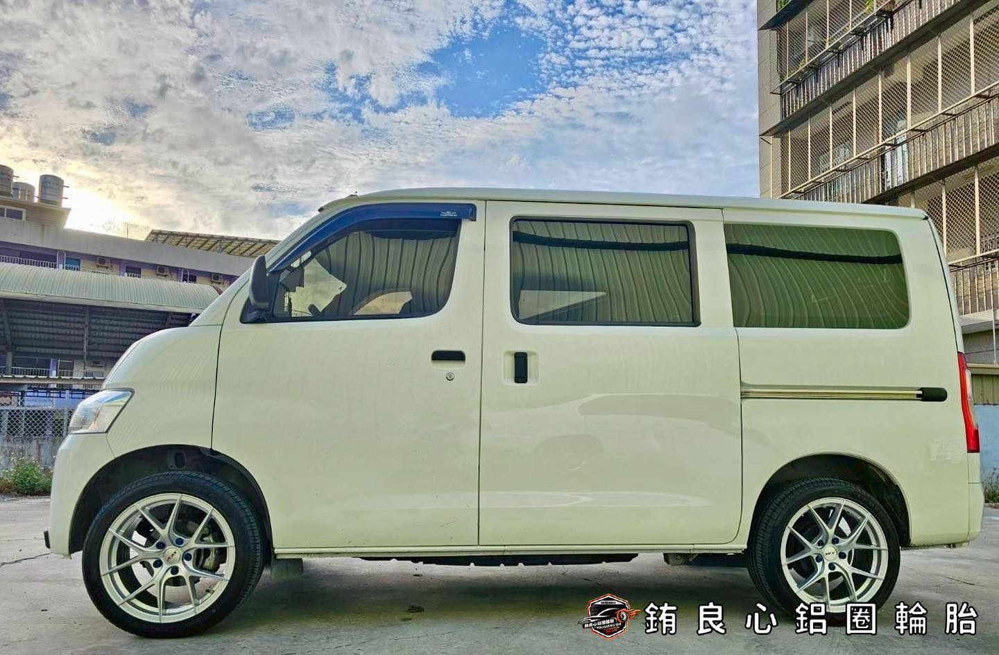 ✨Alliance AL854 x 17吋 x Toyota town ace廂型車的第5張圖片