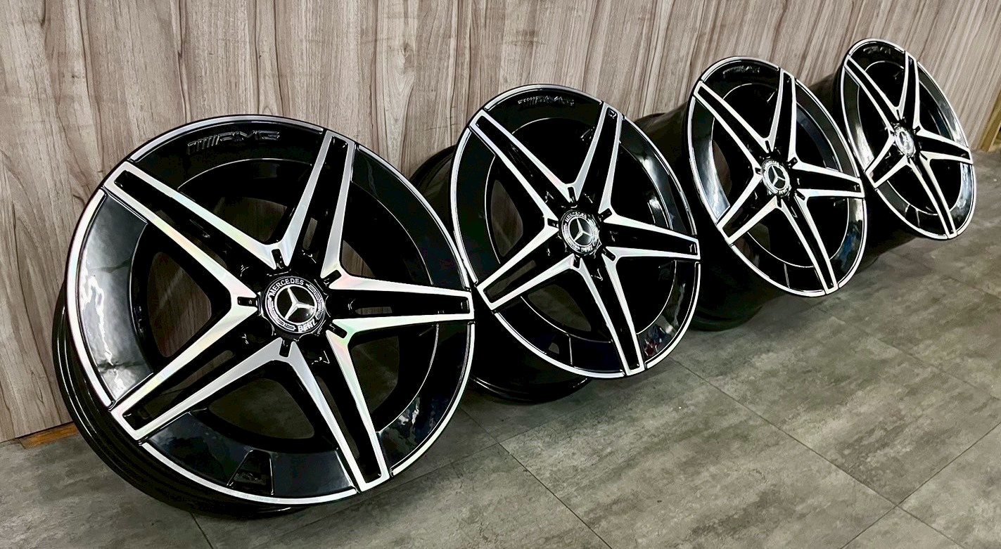 BENZ W206 原廠18前後配福利框的第6張圖片