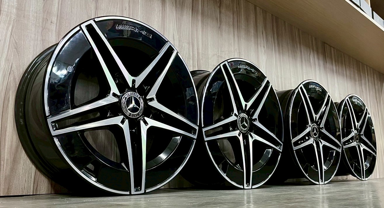 BENZ W206 原廠18前後配福利框的第7張圖片