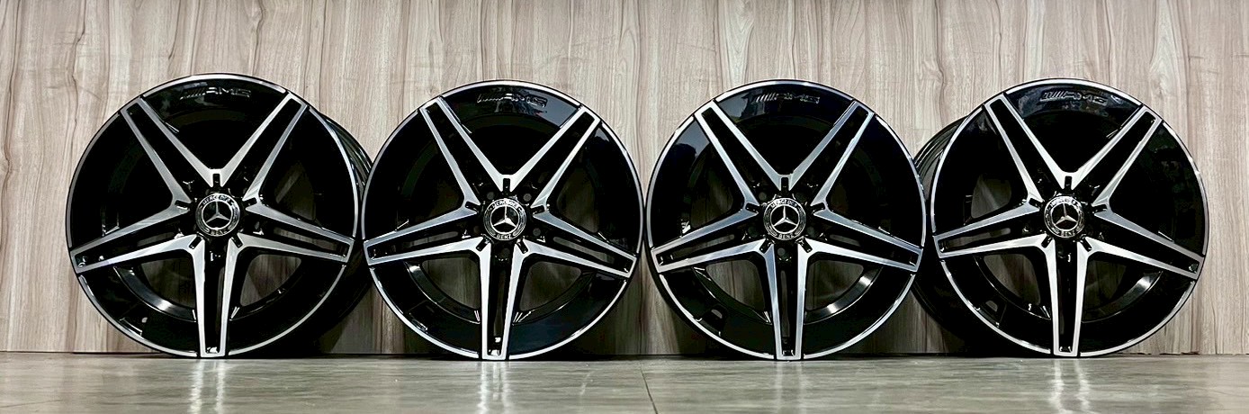 BENZ W206 原廠18前後配福利框的第8張圖片