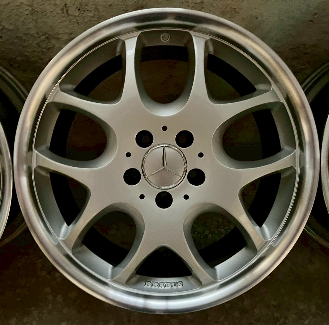 BENZ BRABUS原廠18福利框的第4張圖片